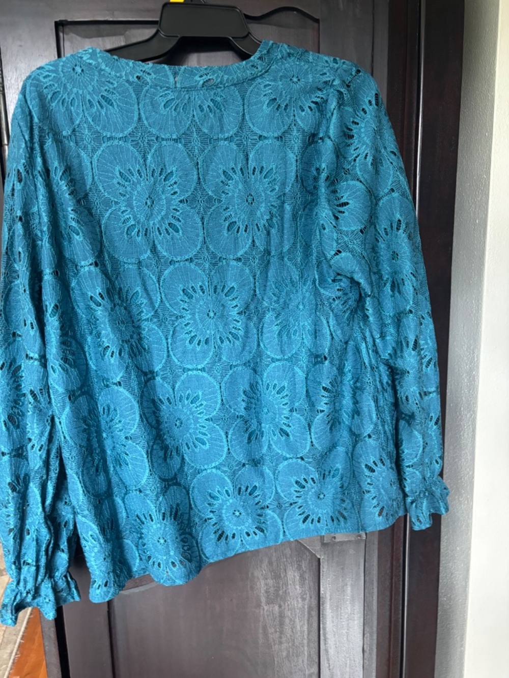 Amazon Teal lace patterned blouse - Picture 2 of 2